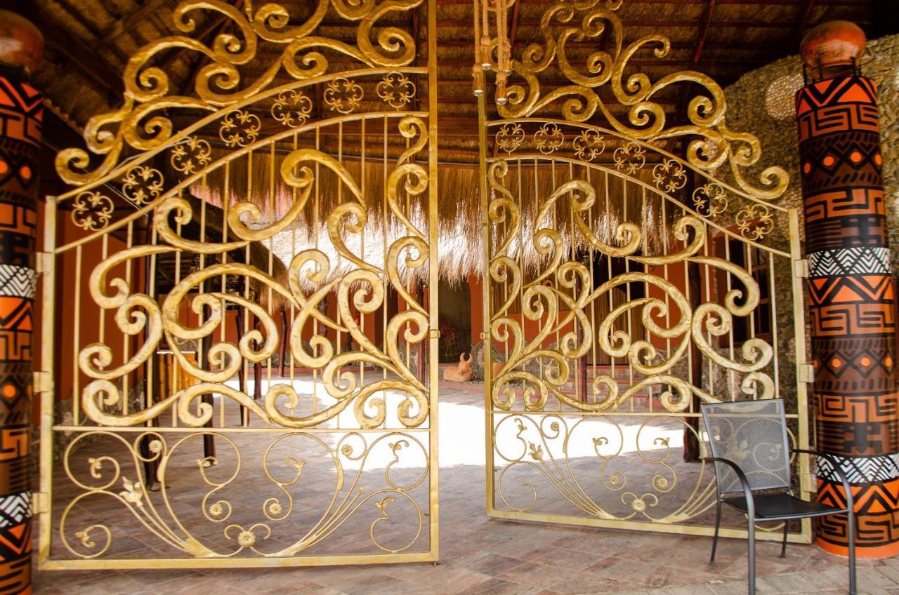 Ike'S Cultural Village Kumasi Ngoại thất bức ảnh
