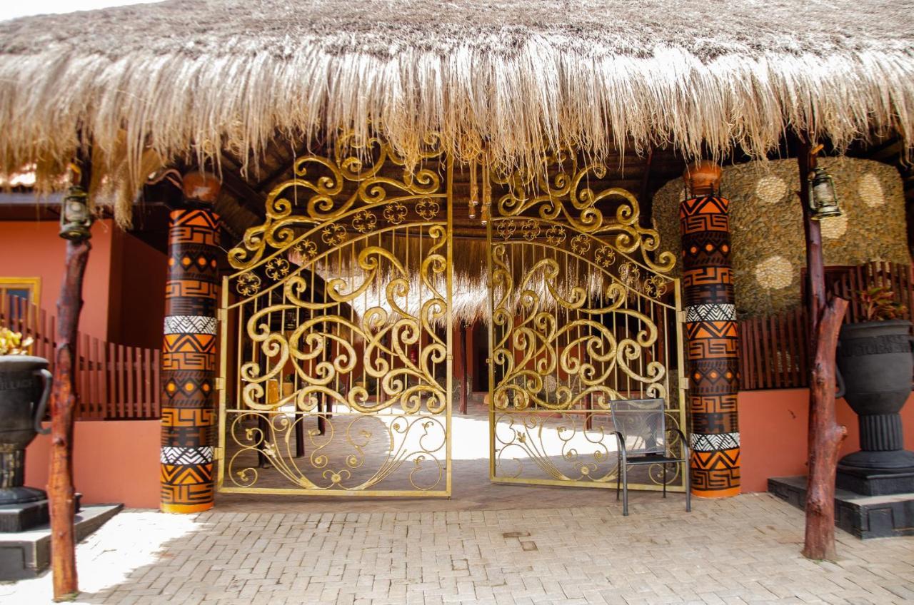 Ike'S Cultural Village Kumasi Ngoại thất bức ảnh