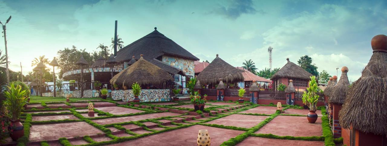 Ike'S Cultural Village Kumasi Ngoại thất bức ảnh